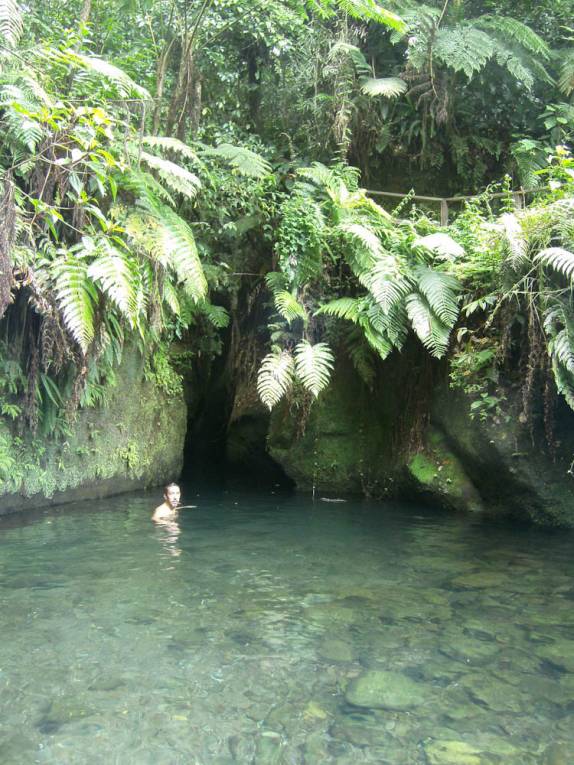 Entrando no Titou Gorge, no Trois Pitons National Park, em Dominica, no Caribe